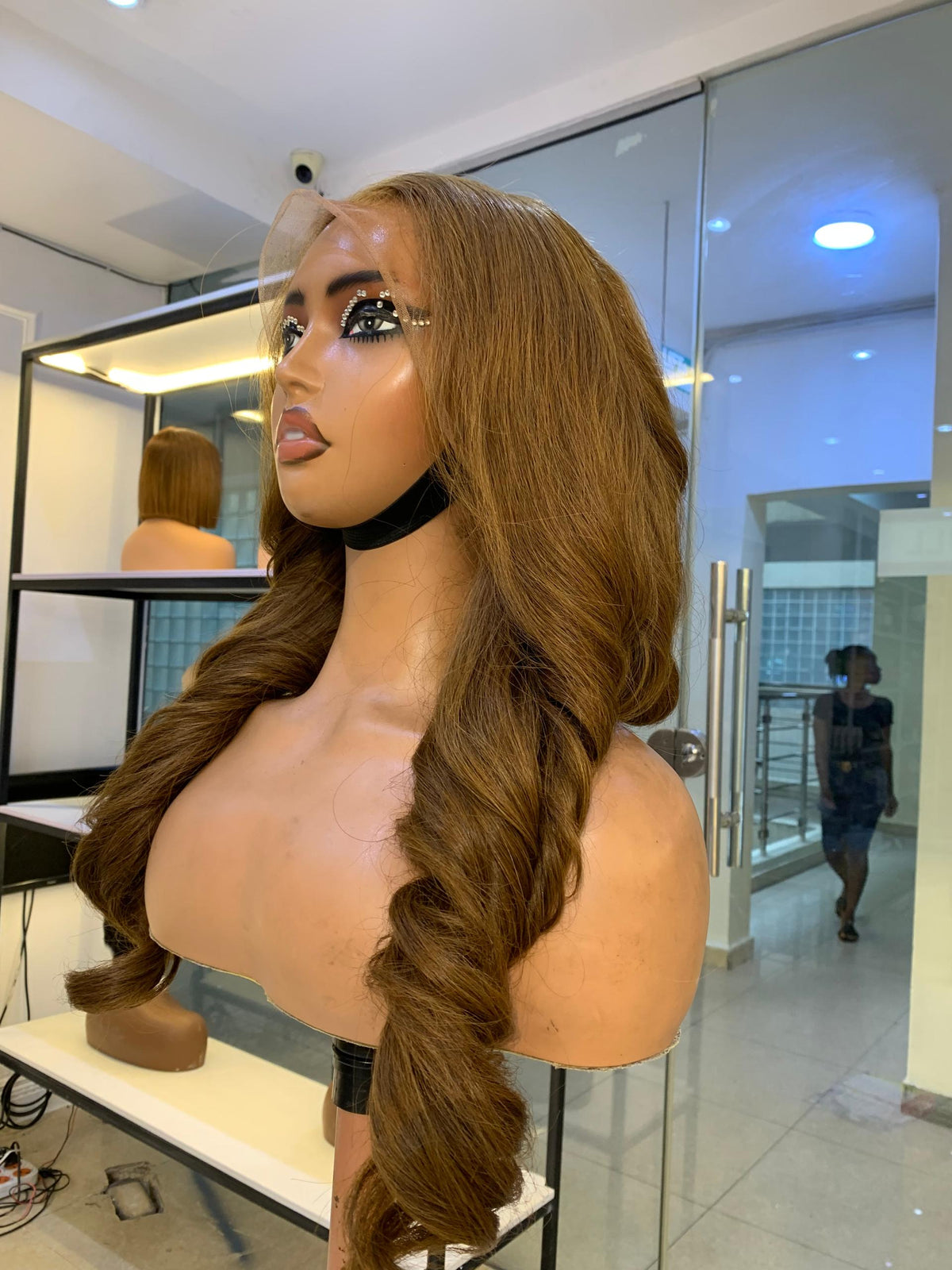 22 Honey Blonde Bouncy Wig